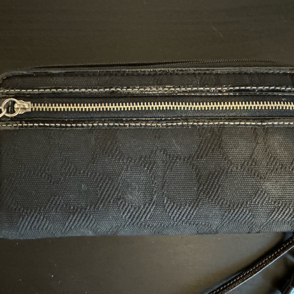 Coach Clutch with Vibrant Hot Pink Interior - Picture 3 of 4